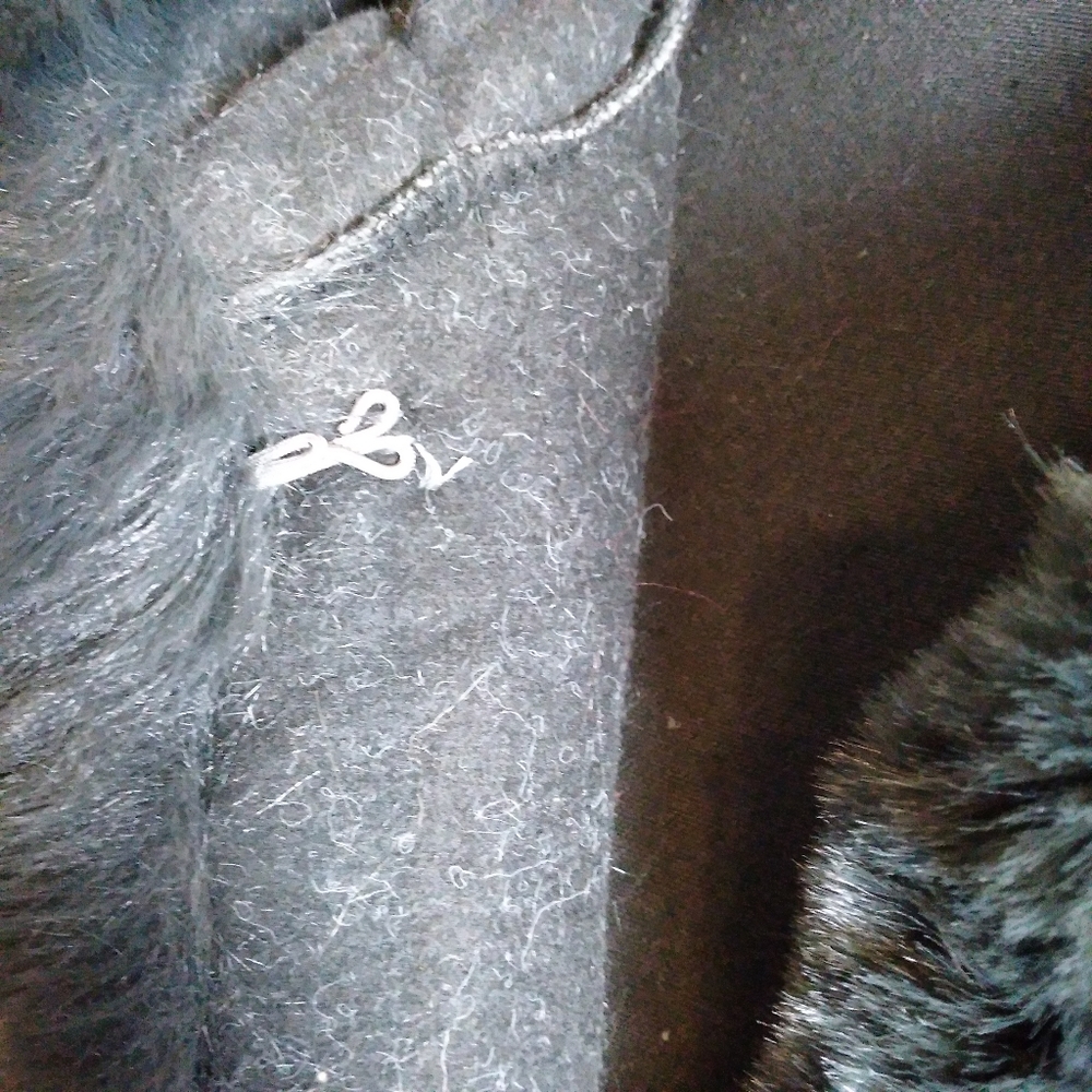 Women's Grey Faux Fur Trimmed Hooded Poncho Cape- OS NWT - Picture 6 of 9